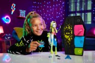 MONSTER HIGH SKULLTIMATES Spocīgie noslēpumi neona sērija Frenkija, HNF79