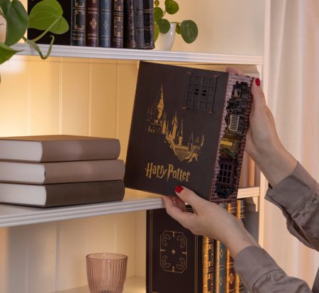 REVELL modelis Diagon Alley - Harry Potter: Tiny Adventures Ar rokām darinātas miniatūras, 00530 