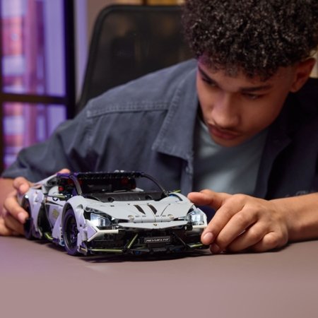 42214 LEGO® Technic Lamborghini Revuelto sporta superauto 