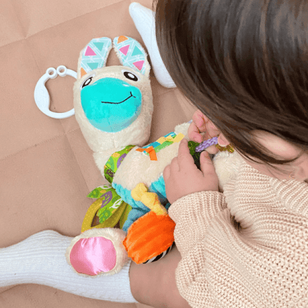 PLAYGRO Sensorā rotaļlieta - Friend Lupe Llama, 0188470 