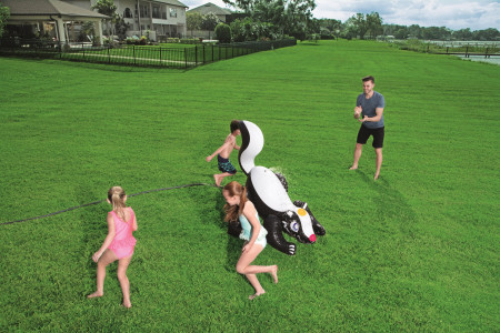 BESTWAY piepūšamā rotaļlieta ar ūdens izsmidzinātāju  Skunk 1.19m x 81cm x 1.37m, 52263 52263