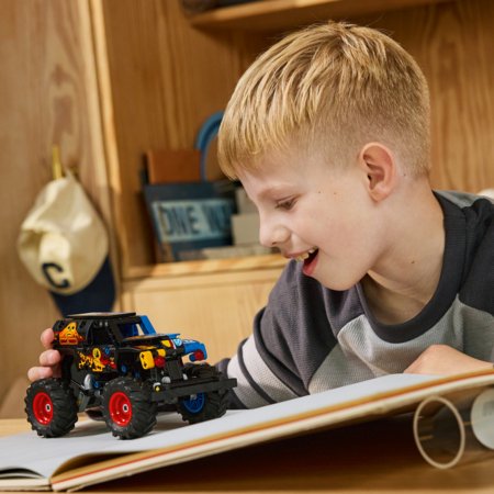 42219 LEGO® Technic Monster Jam™ Grave Digger™ Uguns un Ledus 