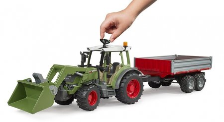 BRUDER 1:16 traktors Fendt Vario 211 ar frontālo iekrāvēju un piekabi, 02182 02182