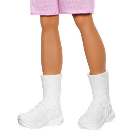 BARBIE Ken modes lelle ar svītrainu krekliņu, HYV01 