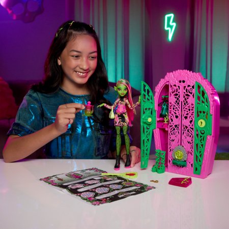 MONSTER HIGH lelle Spocīgie noslēpumi: Pusnakts dārza sērija - Venus, HYT75 