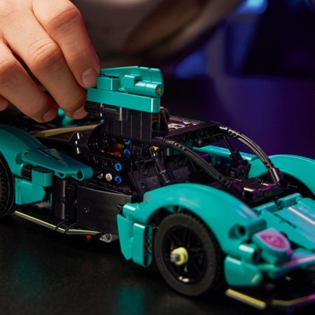 42208 LEGO® Technic Aston Martin Valkyrie 