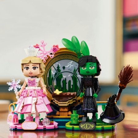 75682 LEGO® Wicked Elphaba un Glinda figūras 