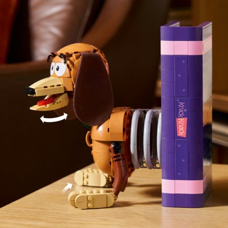 43301 LEGO® ǀ Disney un Pixar Rotaļlietu stāsts: suns Staipeklis – grāmatu balsti 