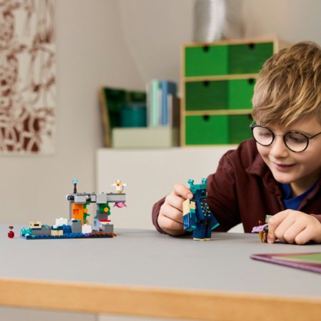 21274 LEGO® Minecraft® Sastapšanās ar uzraugu 