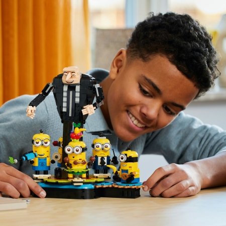 75582 LEGO® Despicable Me No klucīšiem būvēts Grū un Minioni 