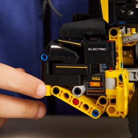 42209 LEGO® Technic Volvo L120 Electric iekrāvējs uz riteņiem 