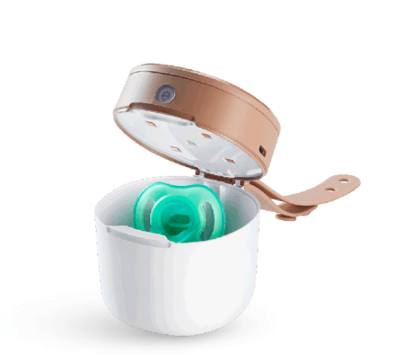 TOMMEE TIPPEE knupīša UV lādētājs un sterilizators NIGHTGLOW POD + knupītis NIGHT GLOW ULTRALIGHT, 0–6 mēn., 423790 