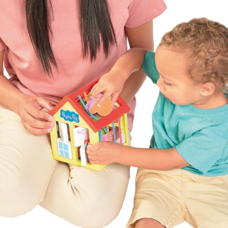 TOOMIES šķirošanas spēle Peppas Activity House, E73528 