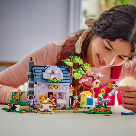 42669 LEGO® Friends Biškopju māja un puķu dārzs 