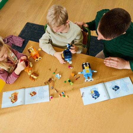 11217 LEGO® Bluey No klucīšiem būvēta Bluey ģimene 