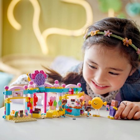 42649 LEGO® Friends Hārtleikas pilsētas saldumu veikals 