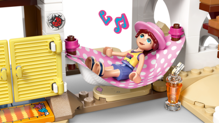 42699 LEGO® BEACH HOUSE WITH SEALS 