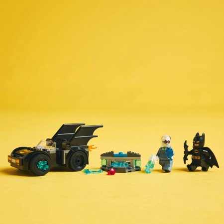 76301 LEGO® Super Heroes DC Betmens un Betmenauto pret Misteru Salu 