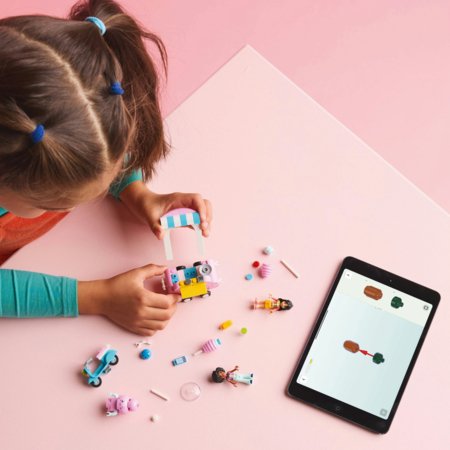 42643 LEGO® Friends Cukurvates stends un motorollers 