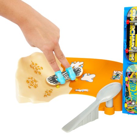 HOT WHEELS pirkstu skrituļdēļa trase sausas pārslas, HTP09 
