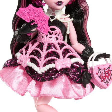 MONSTER HIGH baisi saldā dzimšanas diena – Drakulauras lelle, JBG74 
