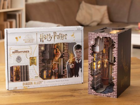 REVELL modelis Diagon Alley - Harry Potter: Tiny Adventures Ar rokām darinātas miniatūras, 00530 
