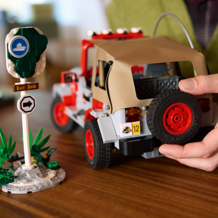 77984 LEGO® Jurassic World Jurassic Park Jeep® Wrangler 