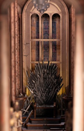REVELL modelis Iron Throne - House of the Dragon: Tiny Adventures Ar rokām darinātas miniatūras, 00531 