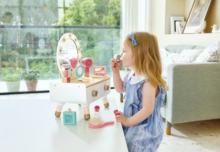 HAPE  kosmētikas galdiņš My Stylish, 14 piederumiem, E3219A 